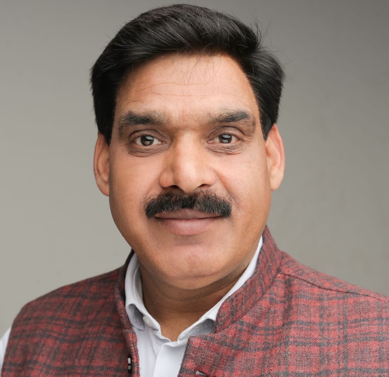 दीपक कुमार पुत्र श्री धर्मवीर सिंह 